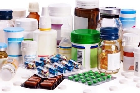 Баночки и упаковки лекарств